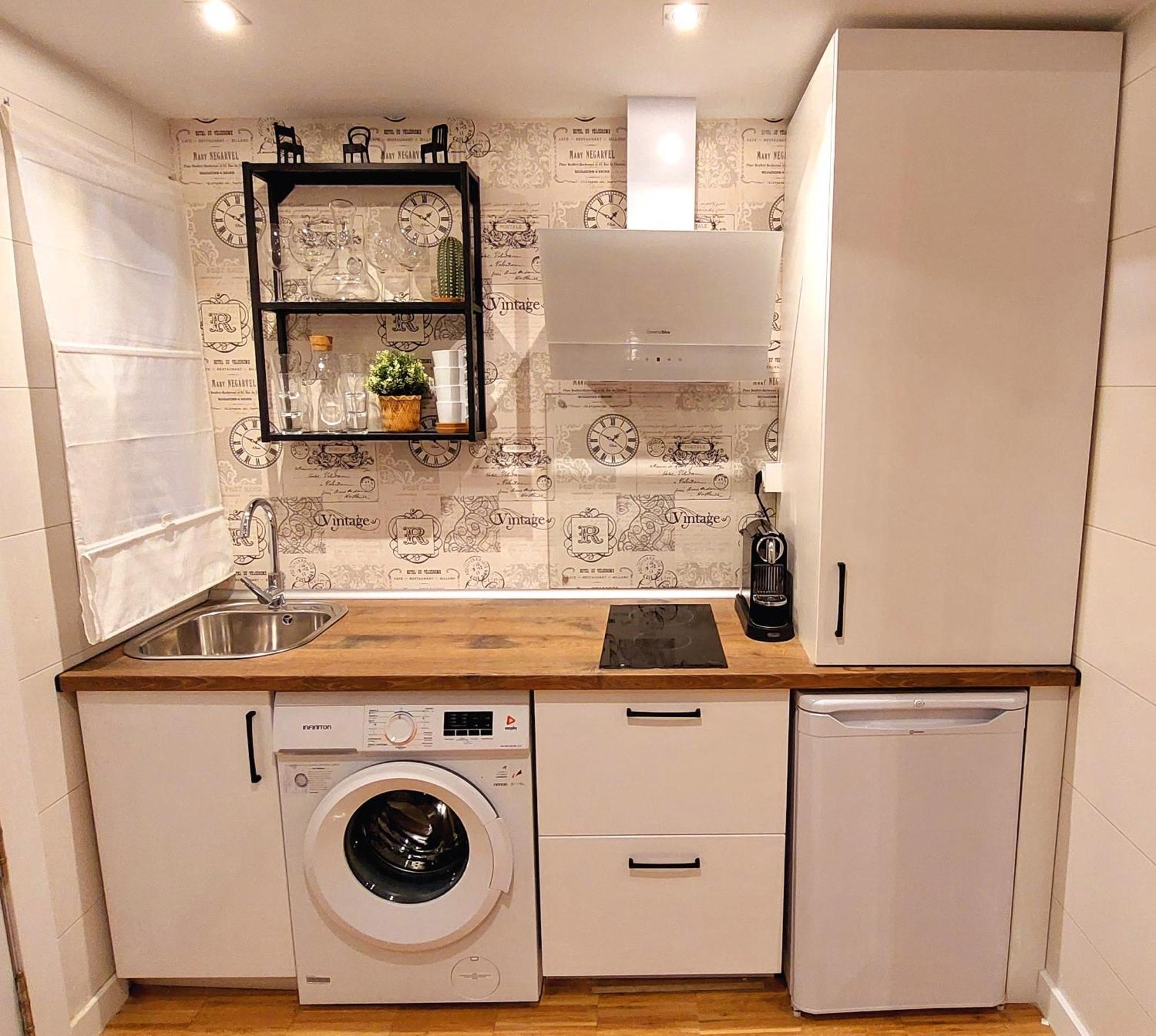 Acogedor Estudio En Delicias By Bebalmy Appartement Madrid Buitenkant foto